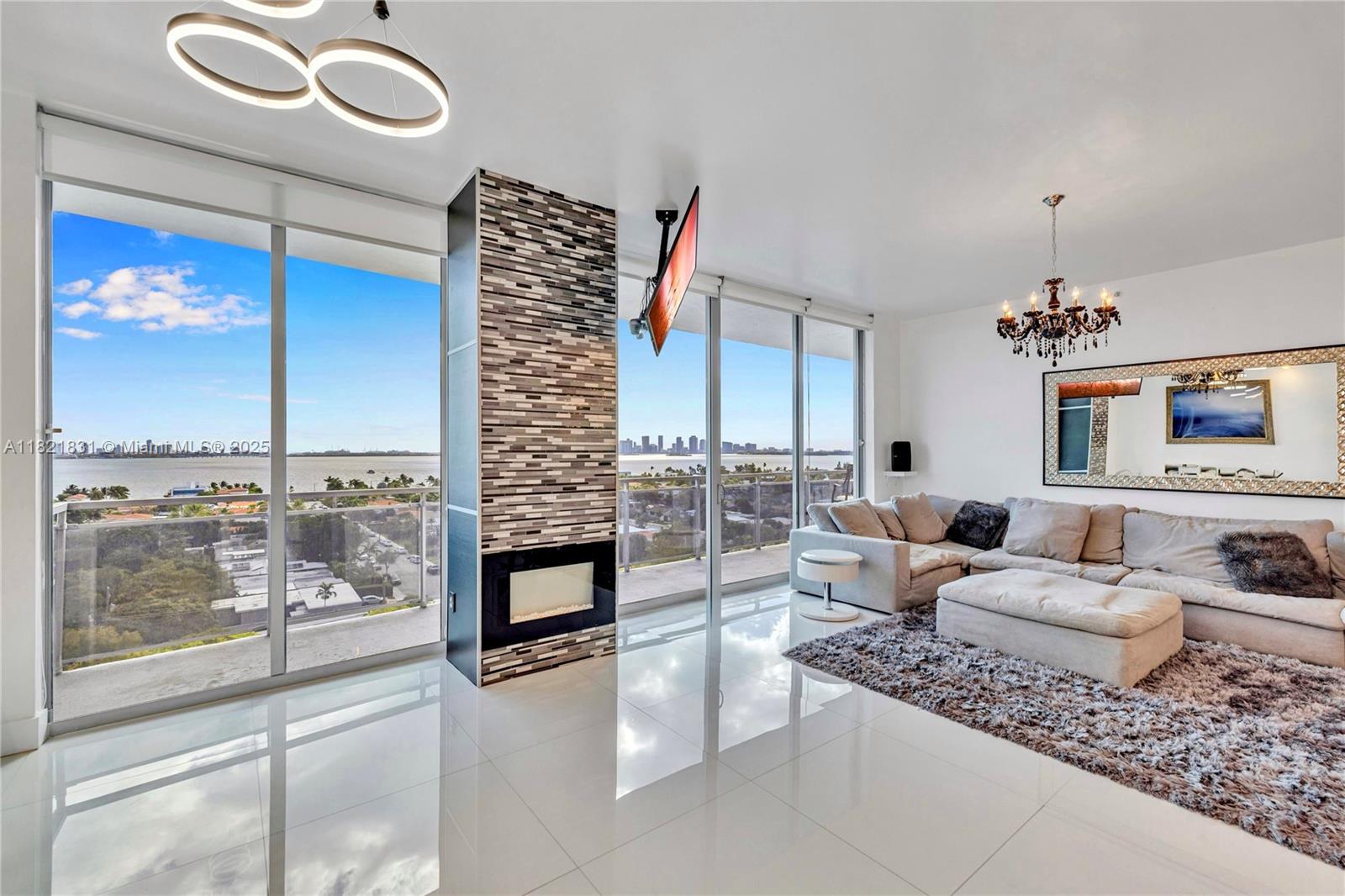 THE LEXI CONDO - Residential