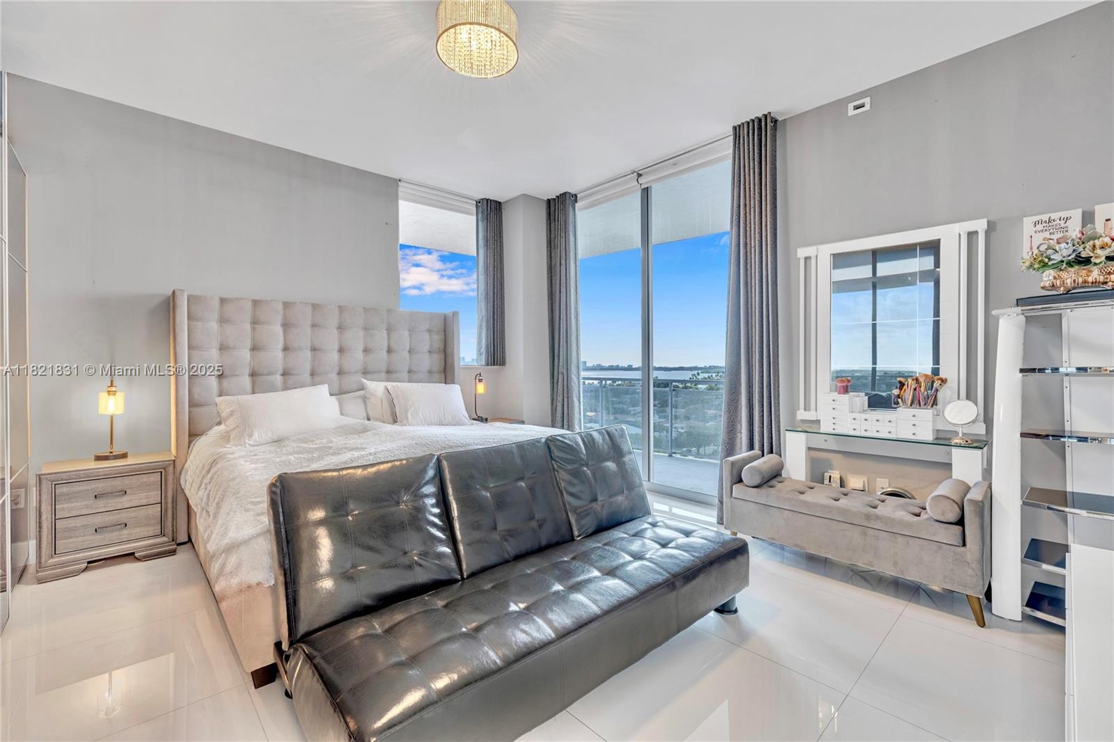 THE LEXI CONDO - Residential