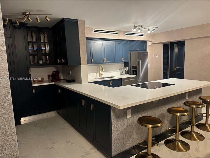 Fully remodeled South Beach apartment, private gated parking, one block to espanola way., very close to Lincoln Rd and the Beach.  Easy to show.