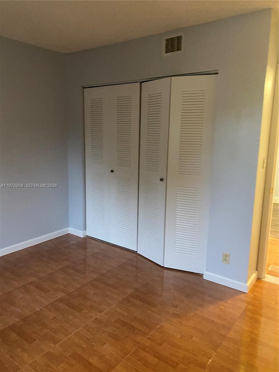 GARDENS NORTH ELEVEN COND - Residential