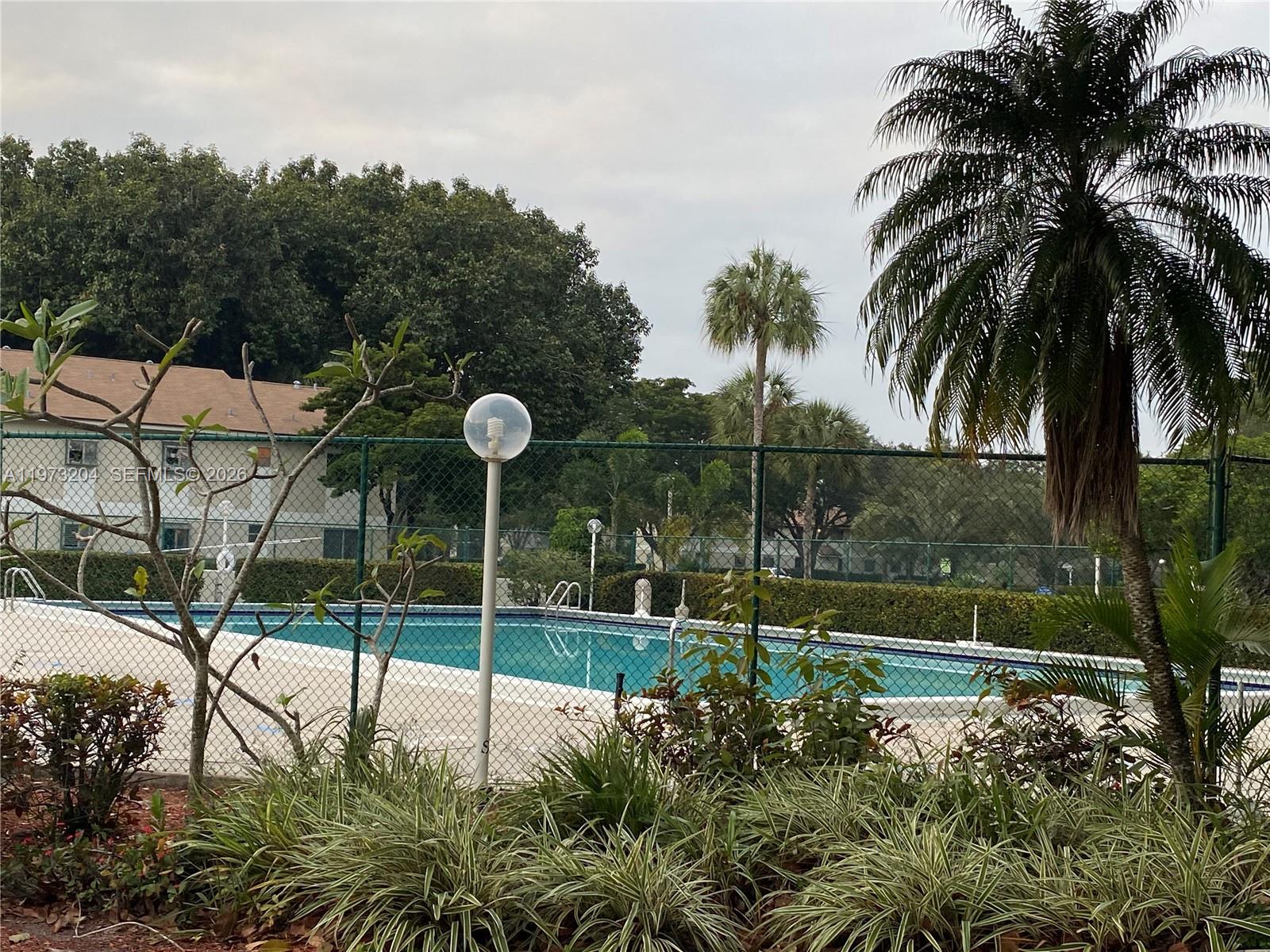 GARDENS NORTH ELEVEN COND - Residential