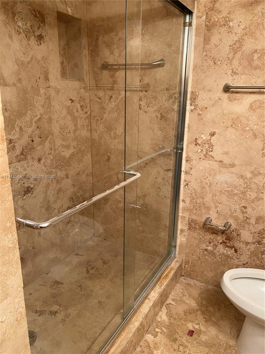 GARDENS NORTH ELEVEN COND - Residential