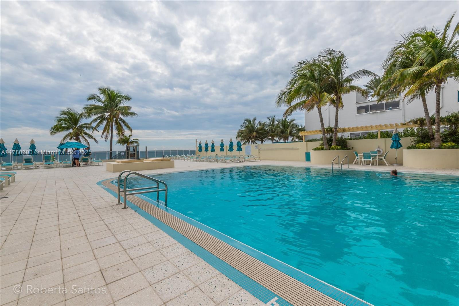 WAVE CONDO - Residential Lease