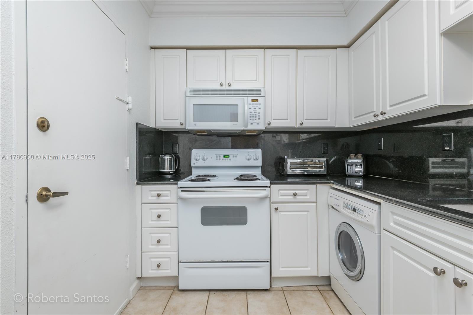 WAVE CONDO - Residential Lease