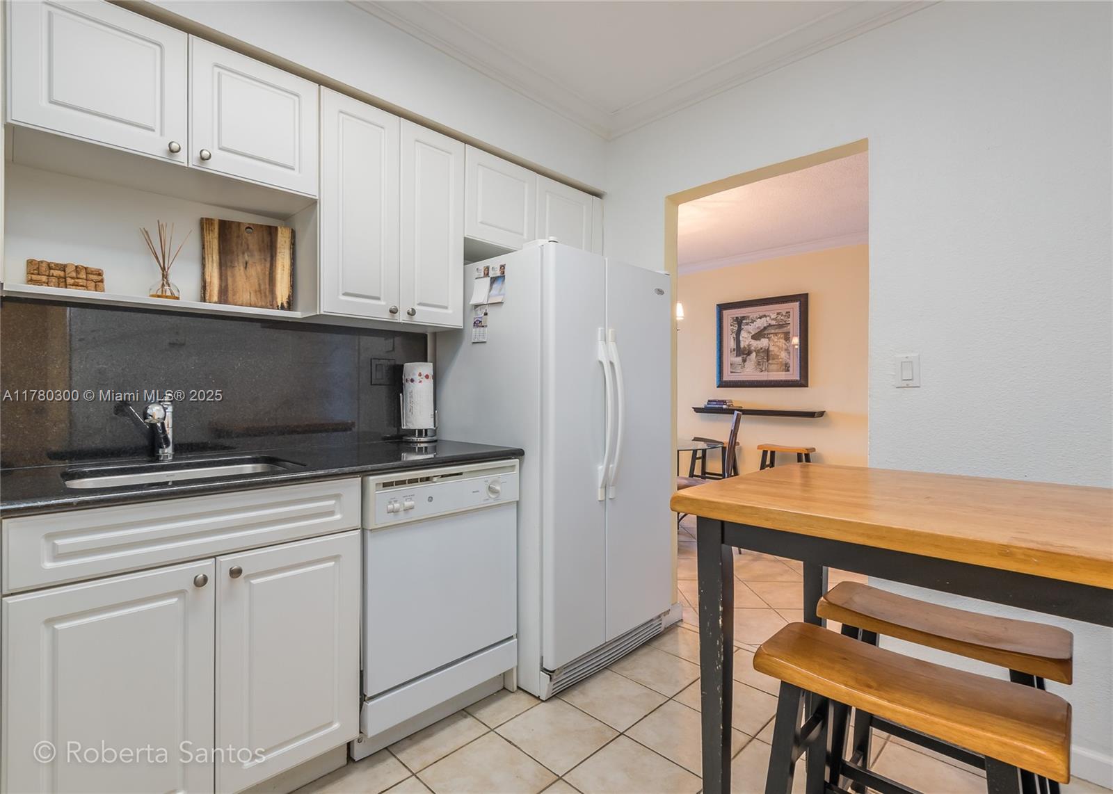 WAVE CONDO - Residential Lease