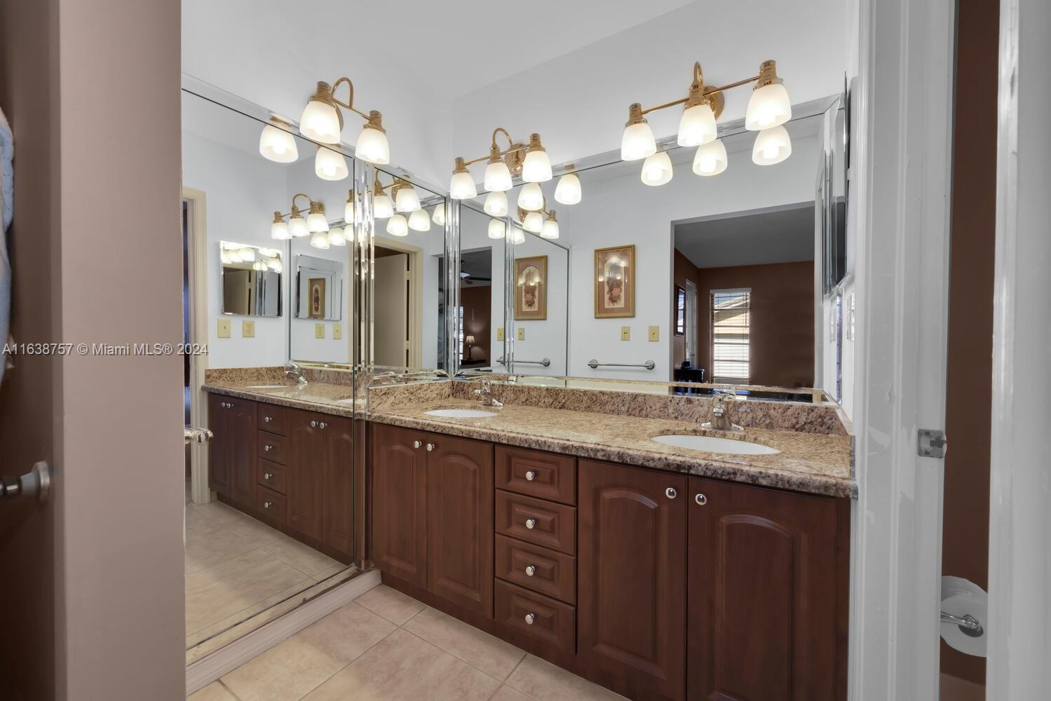 PINEWOOD ESTATES SECOND A - Residential