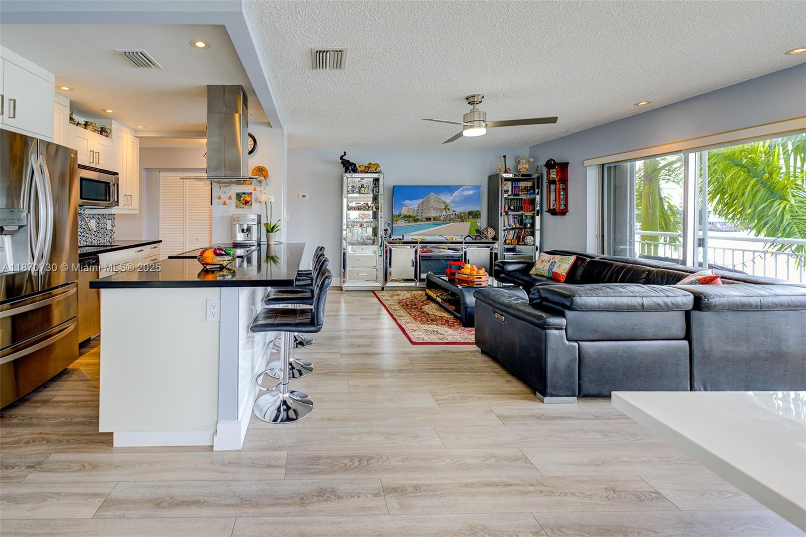 GOLDEN ISLES TOWERS CONDO - Residential