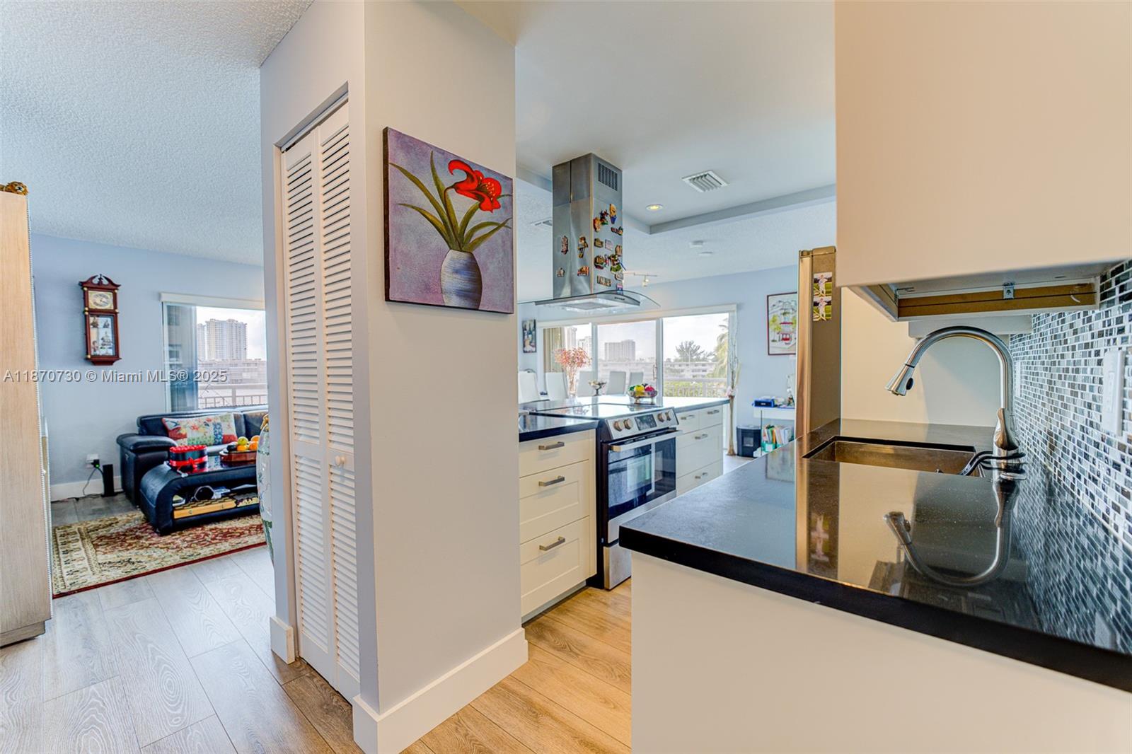 GOLDEN ISLES TOWERS CONDO - Residential