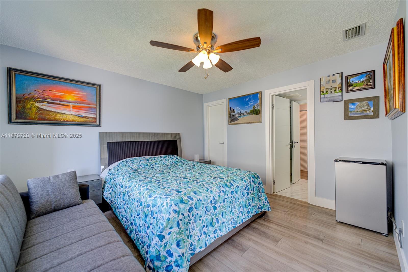 GOLDEN ISLES TOWERS CONDO - Residential