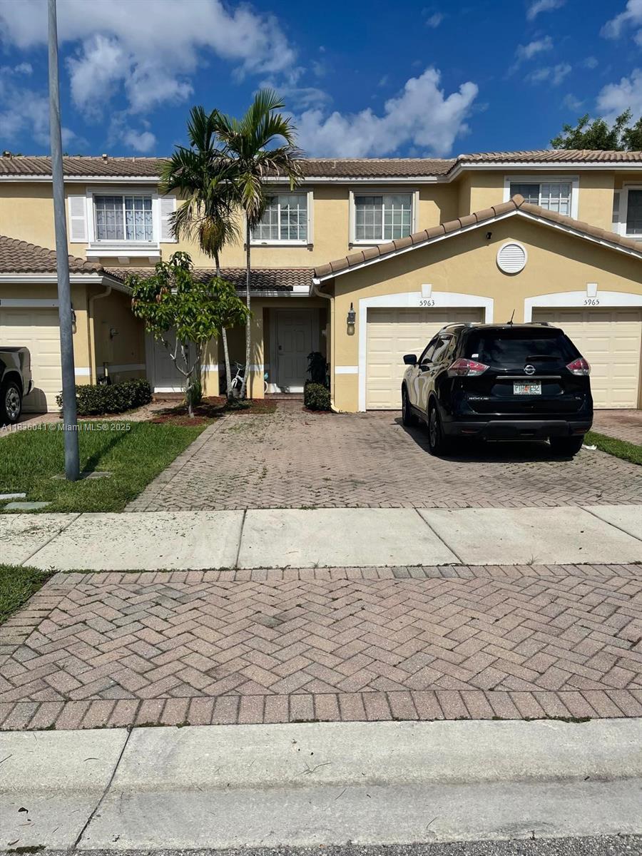 5963 Royal Way