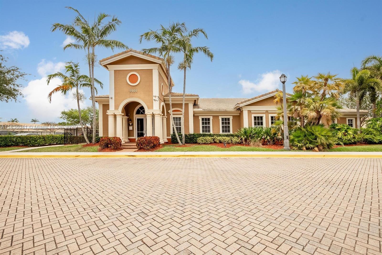 5963 Royal Way