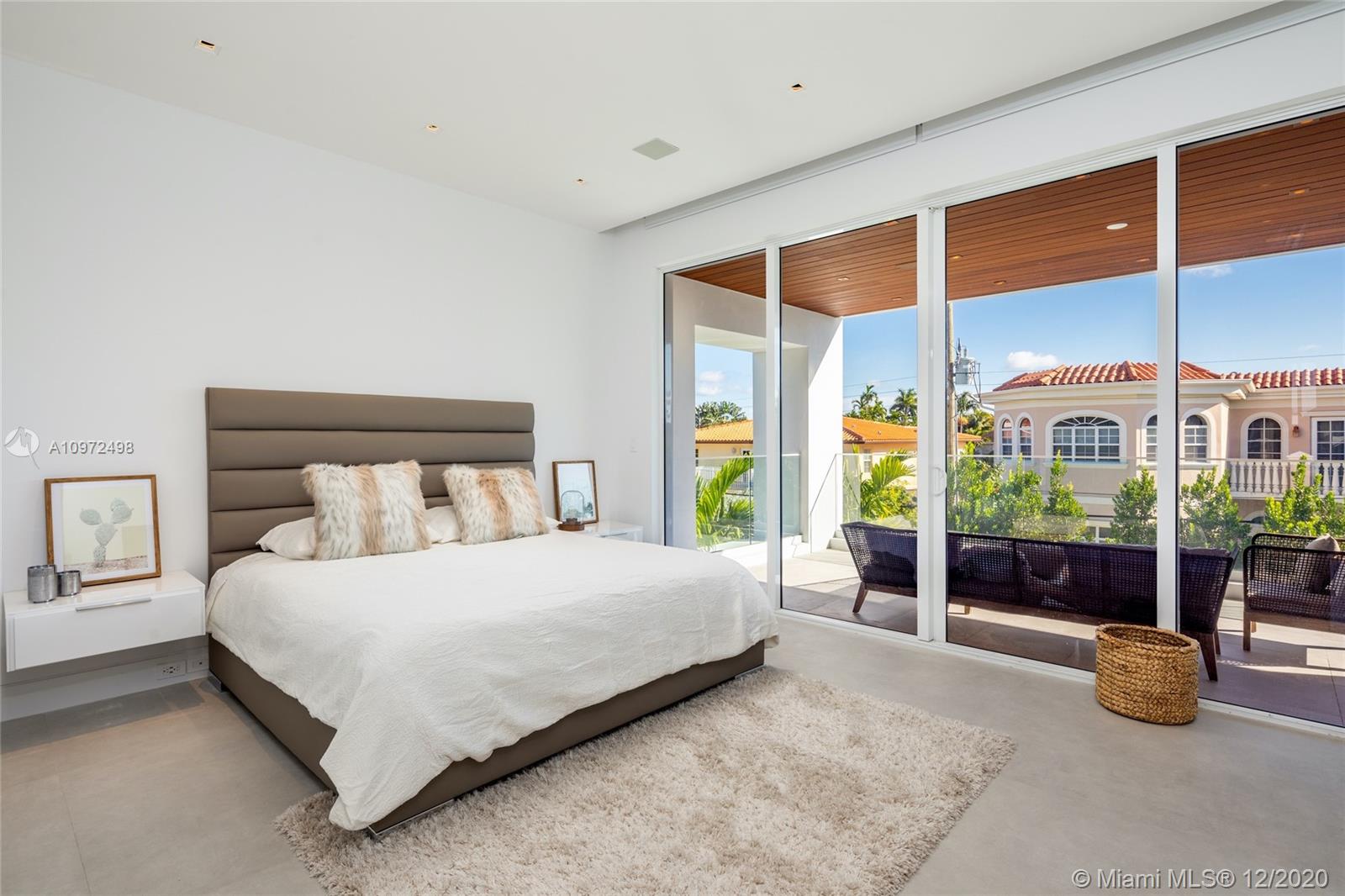 BAY HARBOR ISLAND - Residential