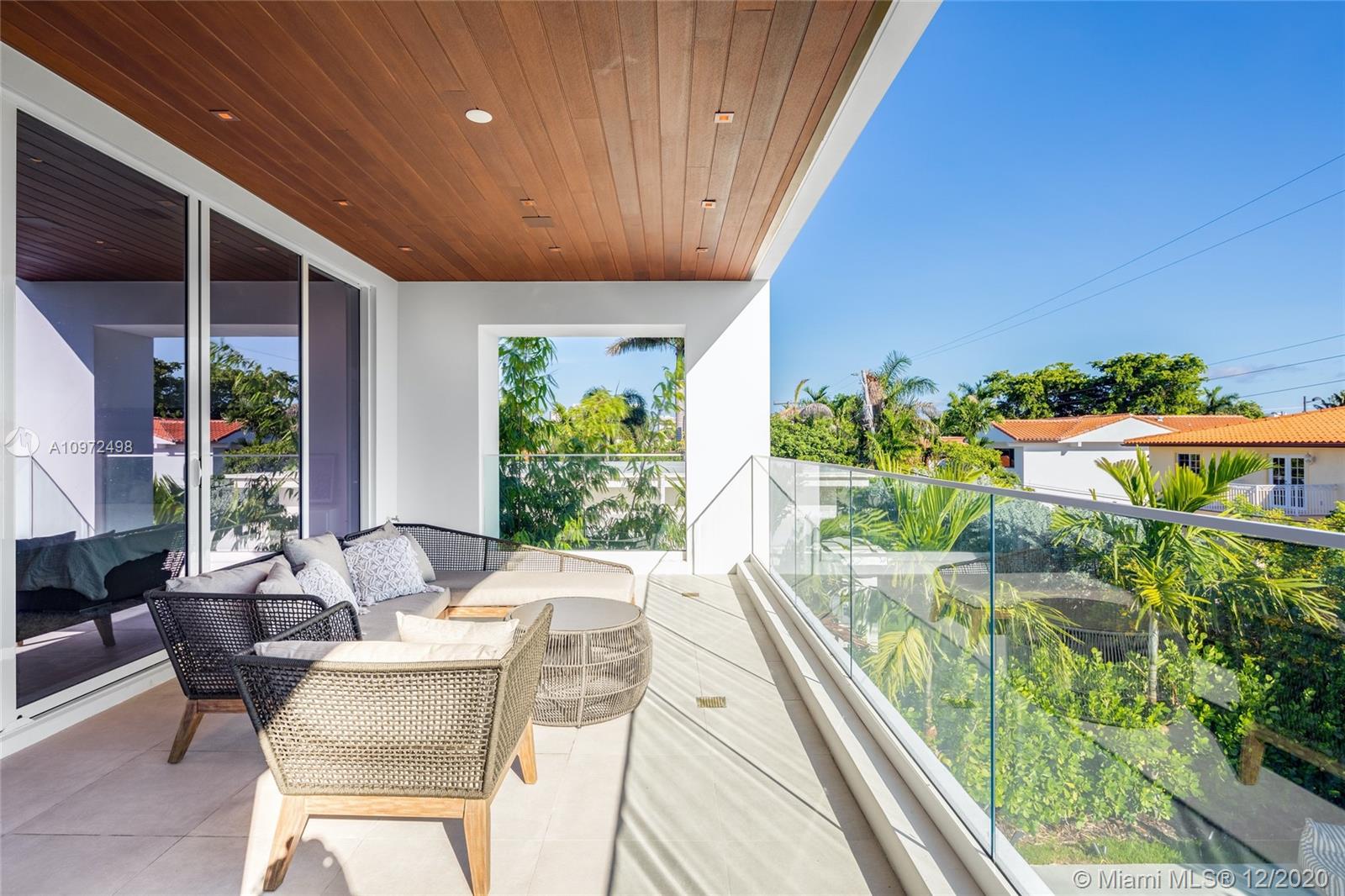 BAY HARBOR ISLAND - Residential