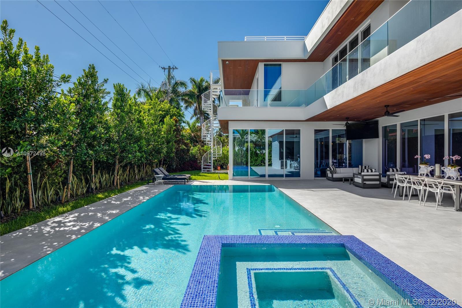 BAY HARBOR ISLAND - Residential