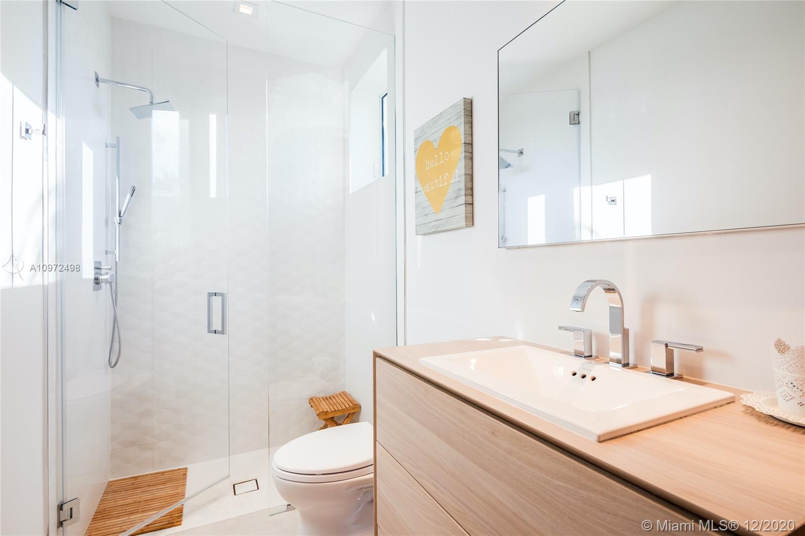 BAY HARBOR ISLAND - Residential