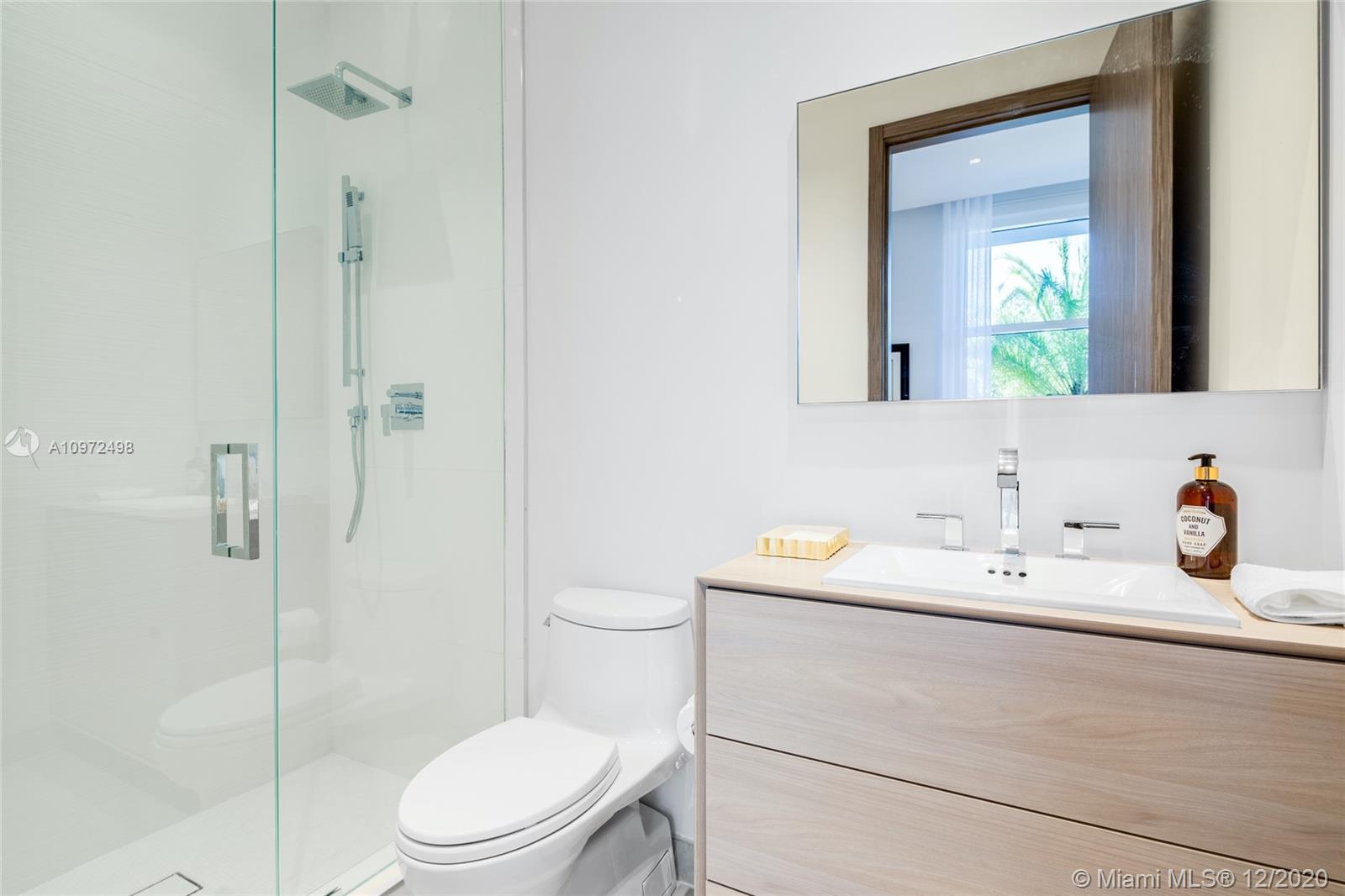 BAY HARBOR ISLAND - Residential