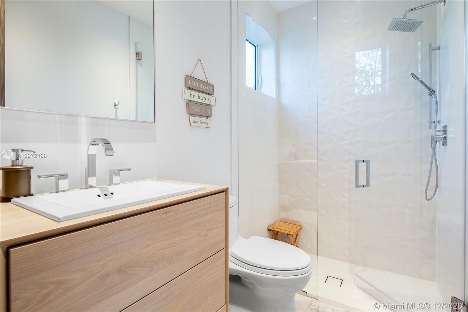 BAY HARBOR ISLAND - Residential