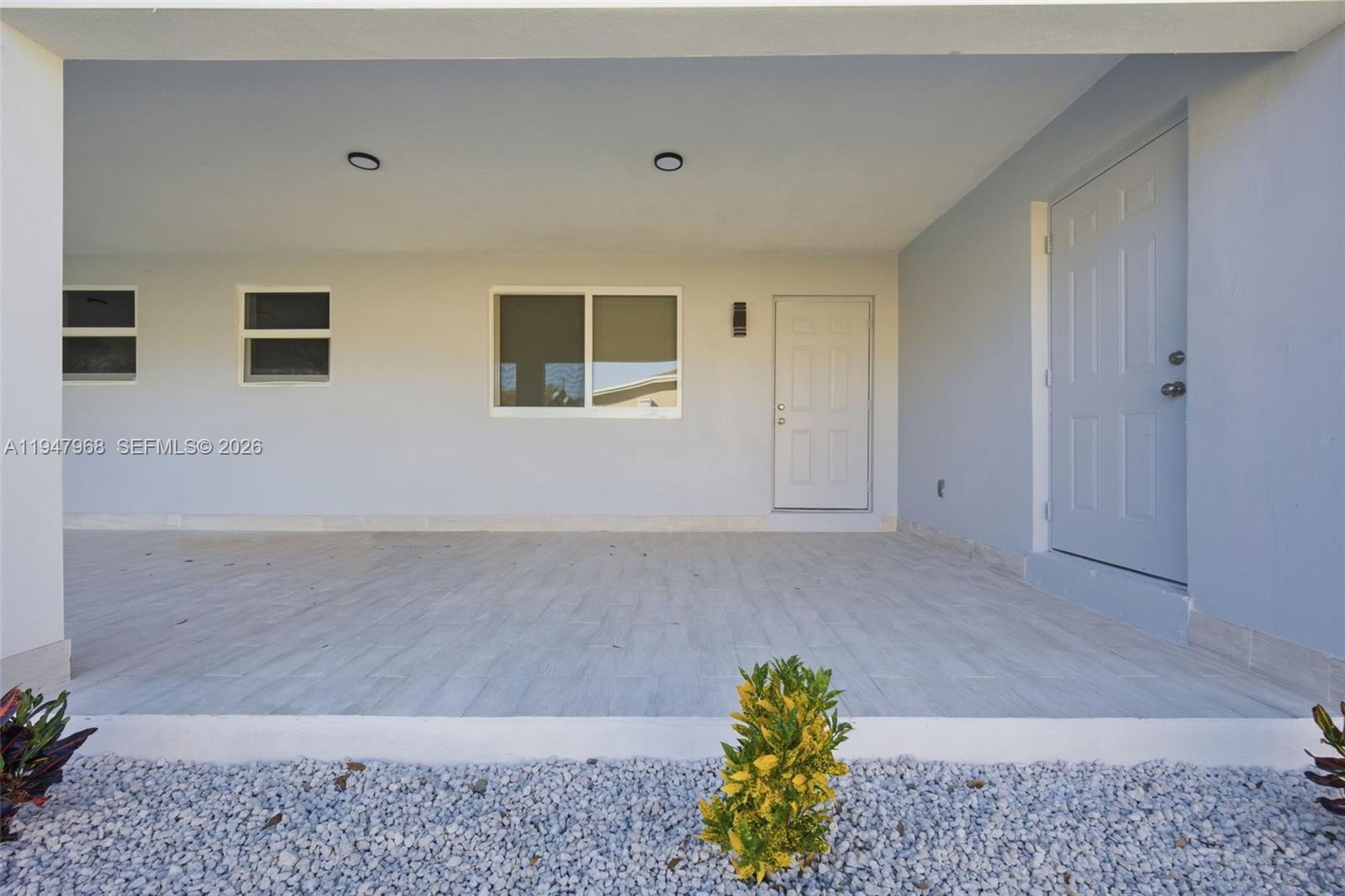 HOLLYWOOD TERRACE - Residential Income