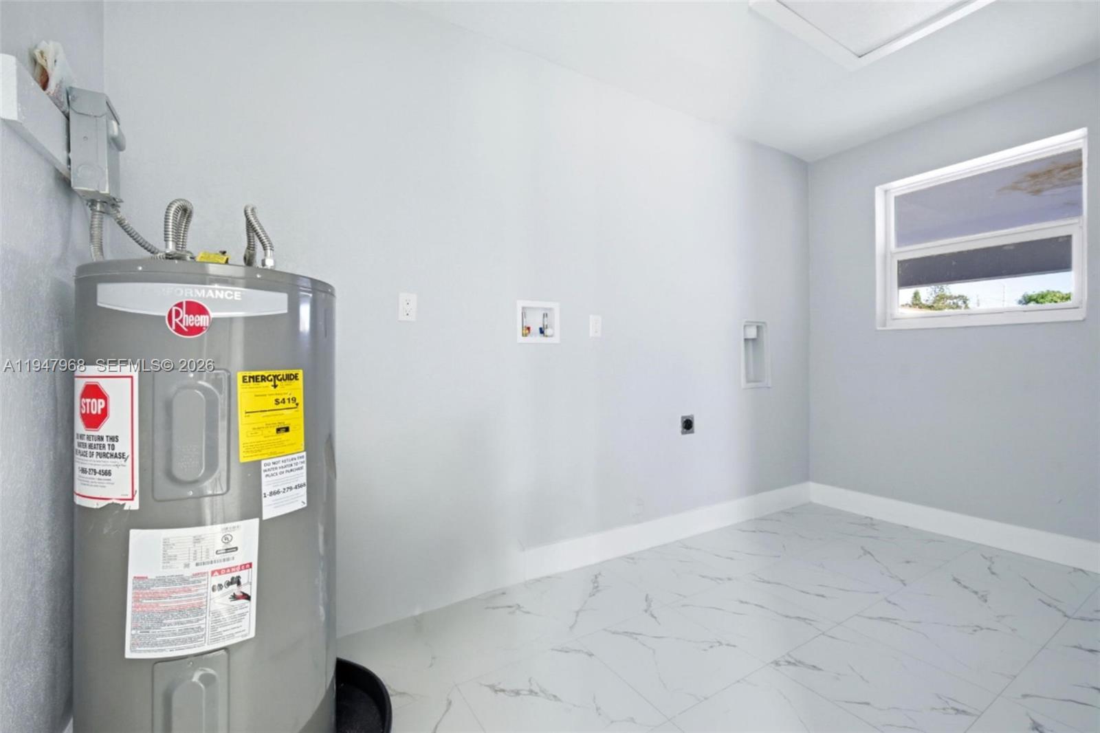 HOLLYWOOD TERRACE - Residential Income