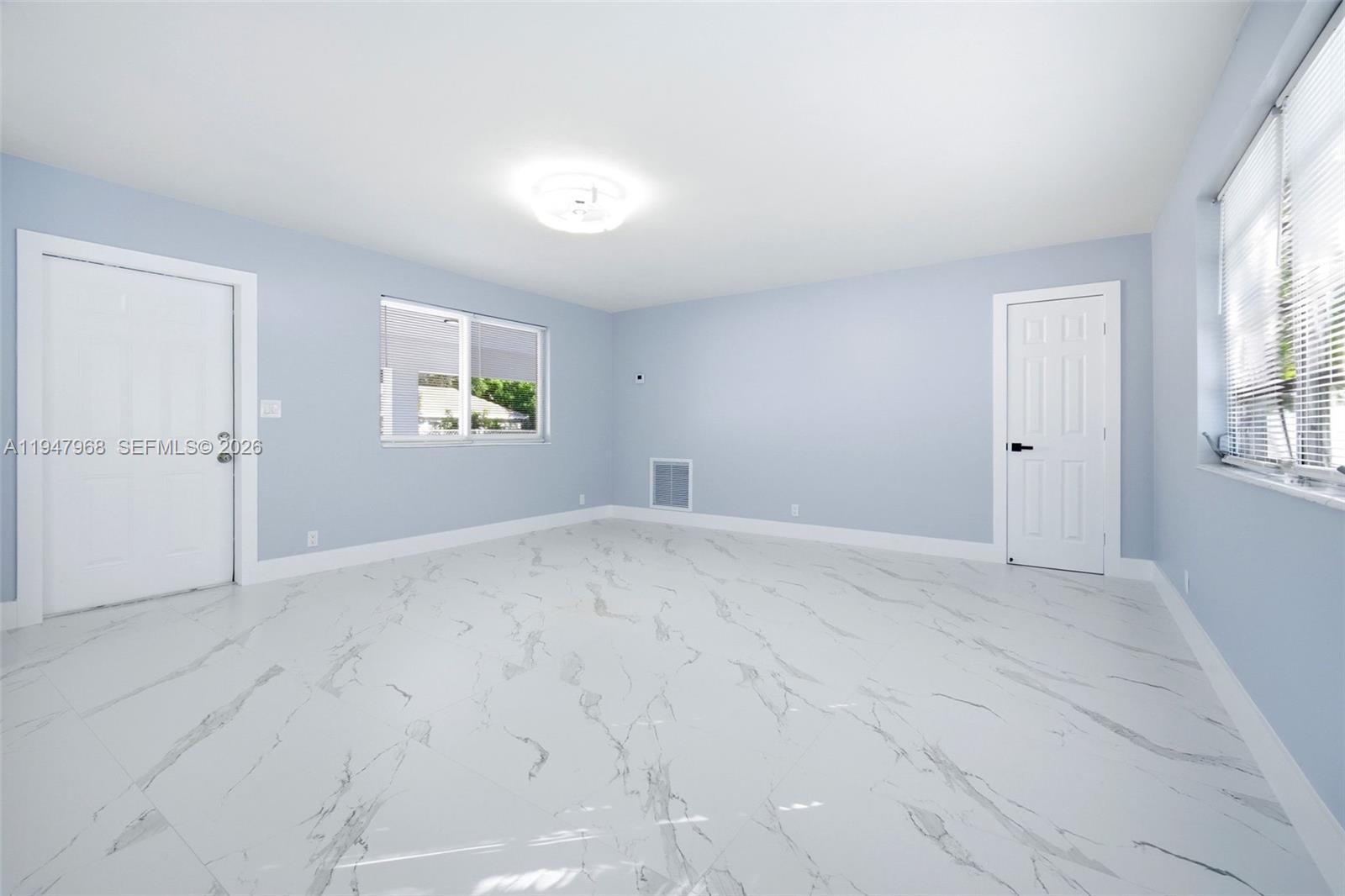 HOLLYWOOD TERRACE - Residential Income