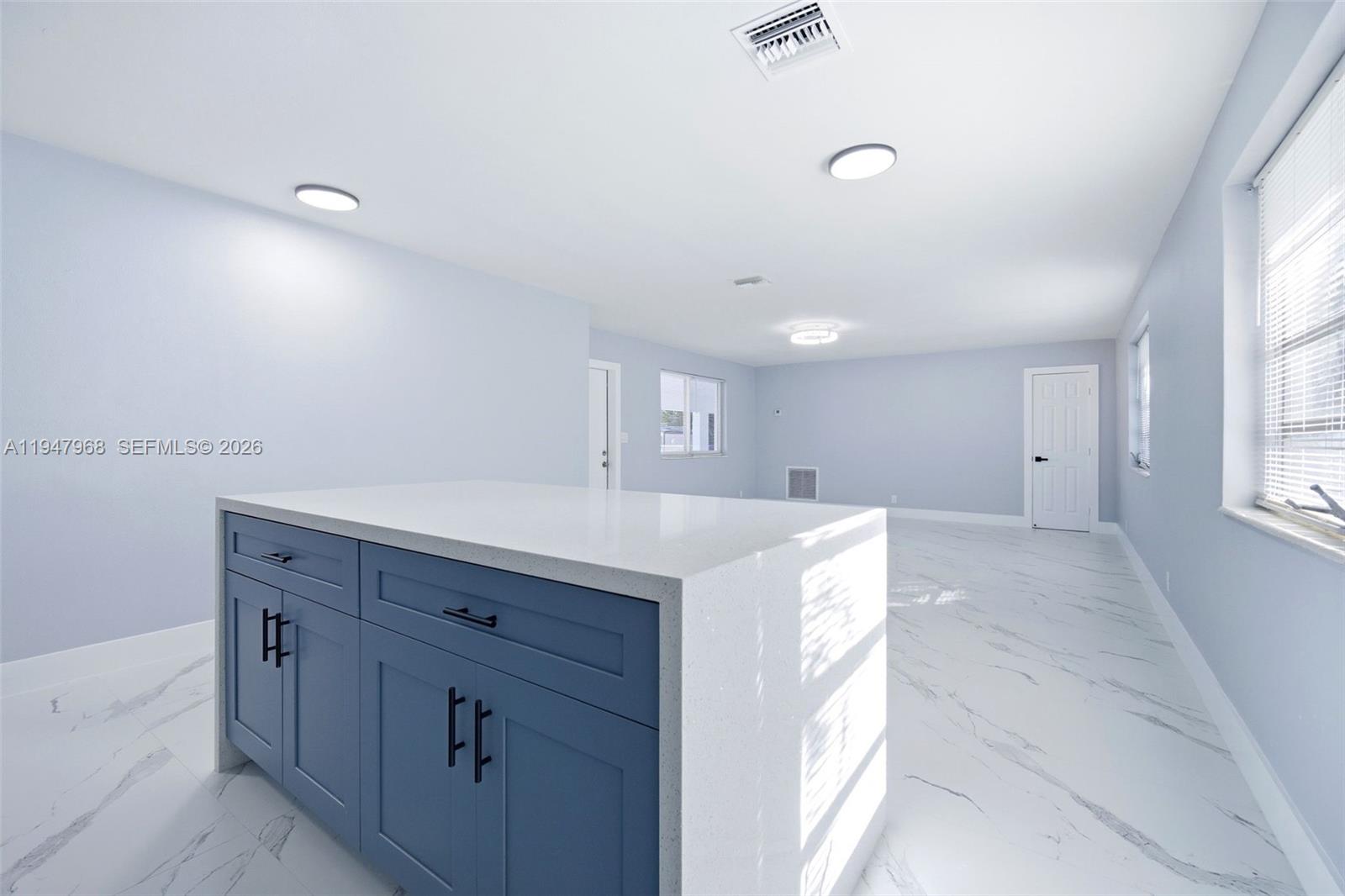 HOLLYWOOD TERRACE - Residential Income