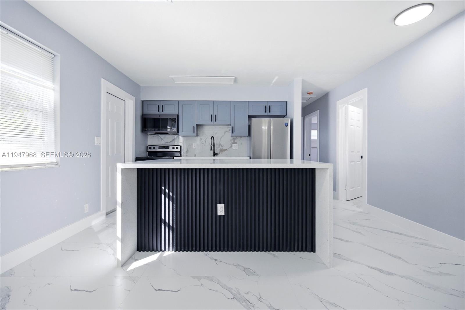 HOLLYWOOD TERRACE - Residential Income