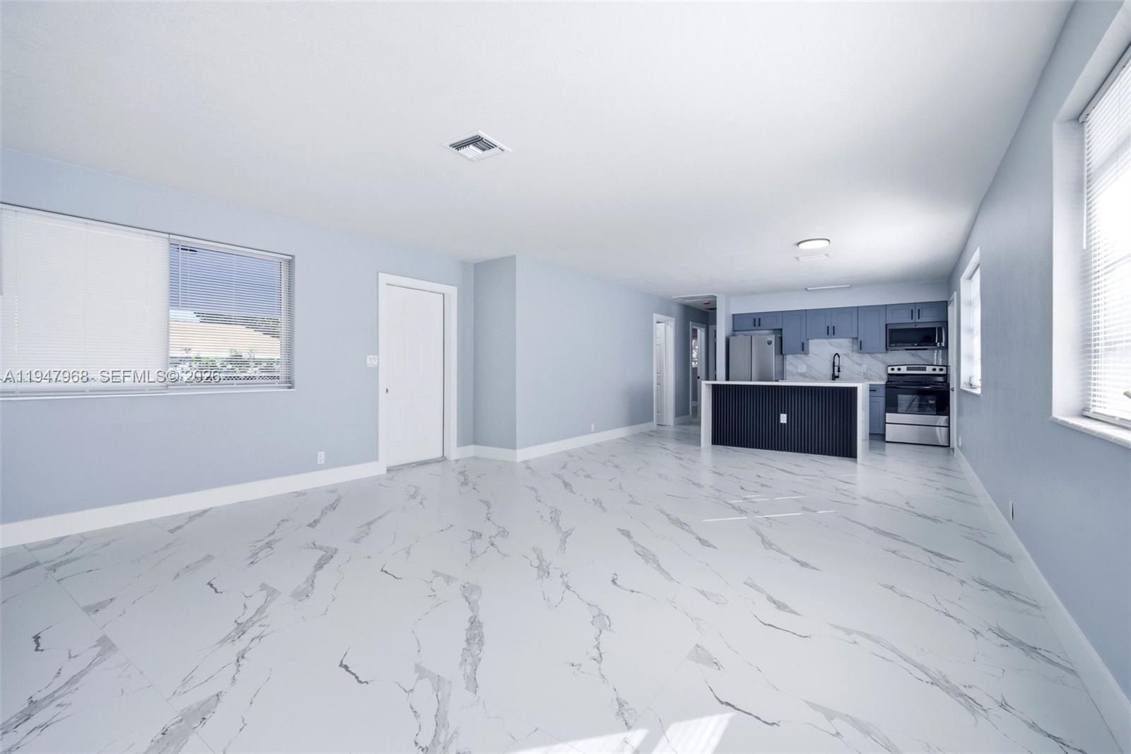 HOLLYWOOD TERRACE - Residential Income