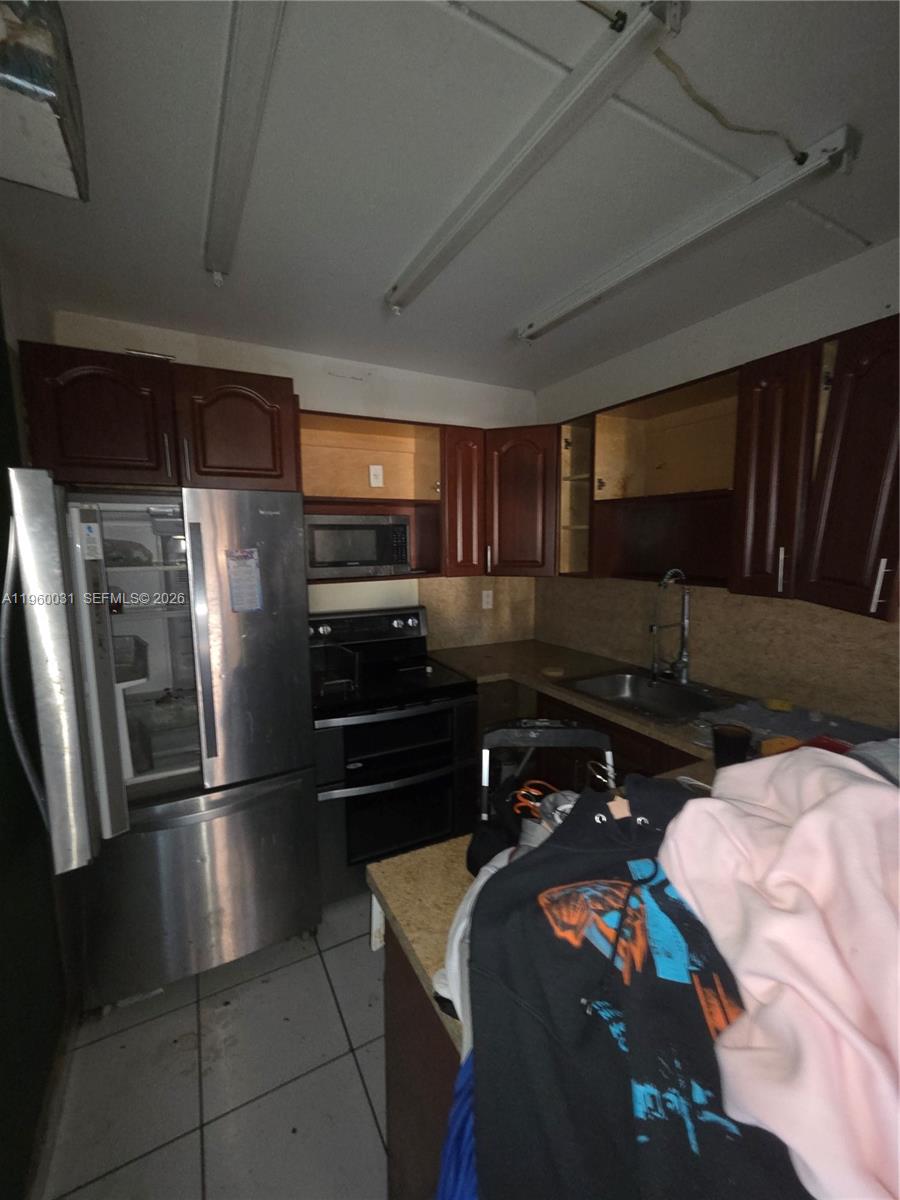 VIEW WEST CONDO PH I - Residential