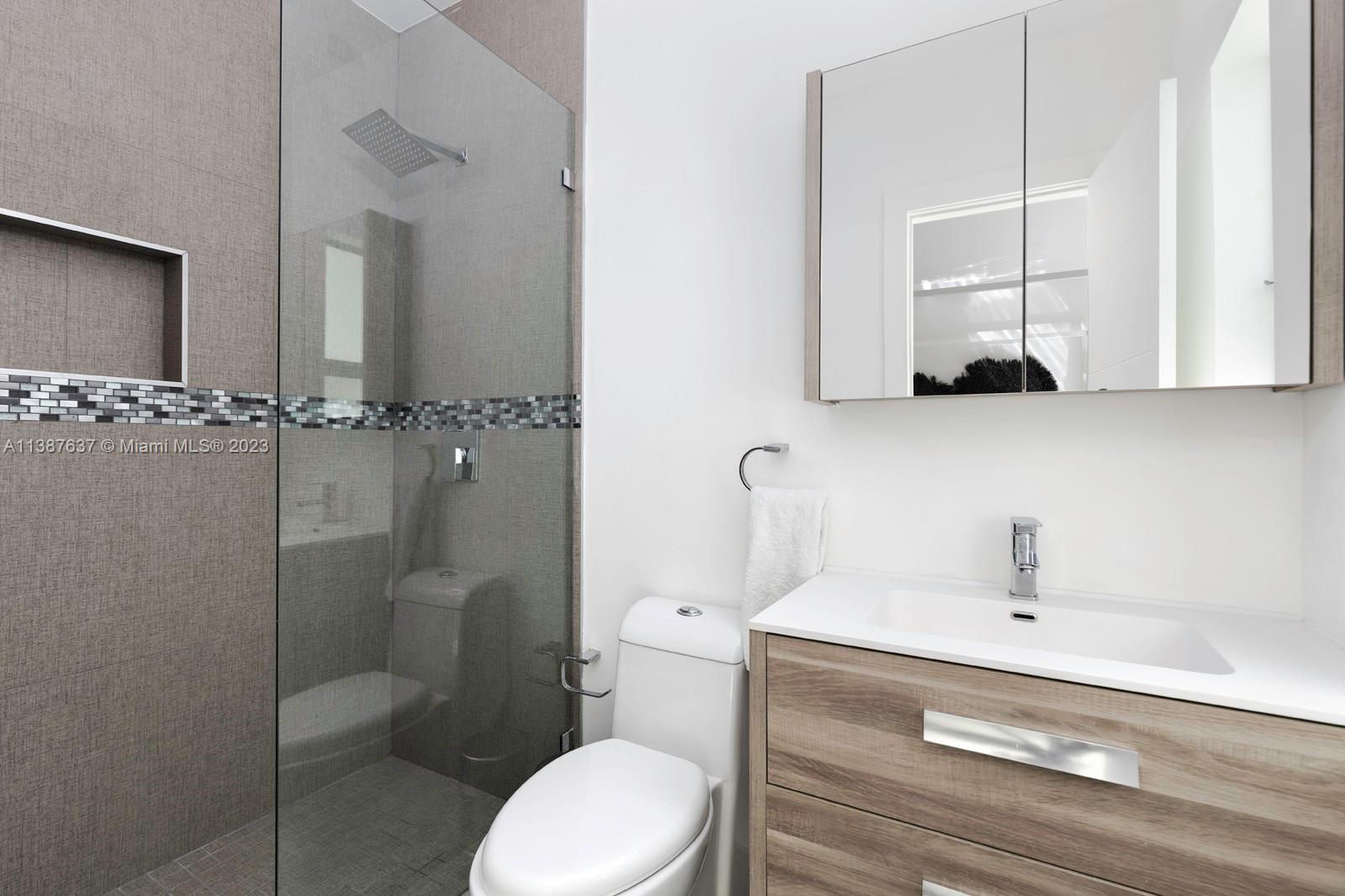 AMD PLAT OF SUNSET LAKE S - Residential