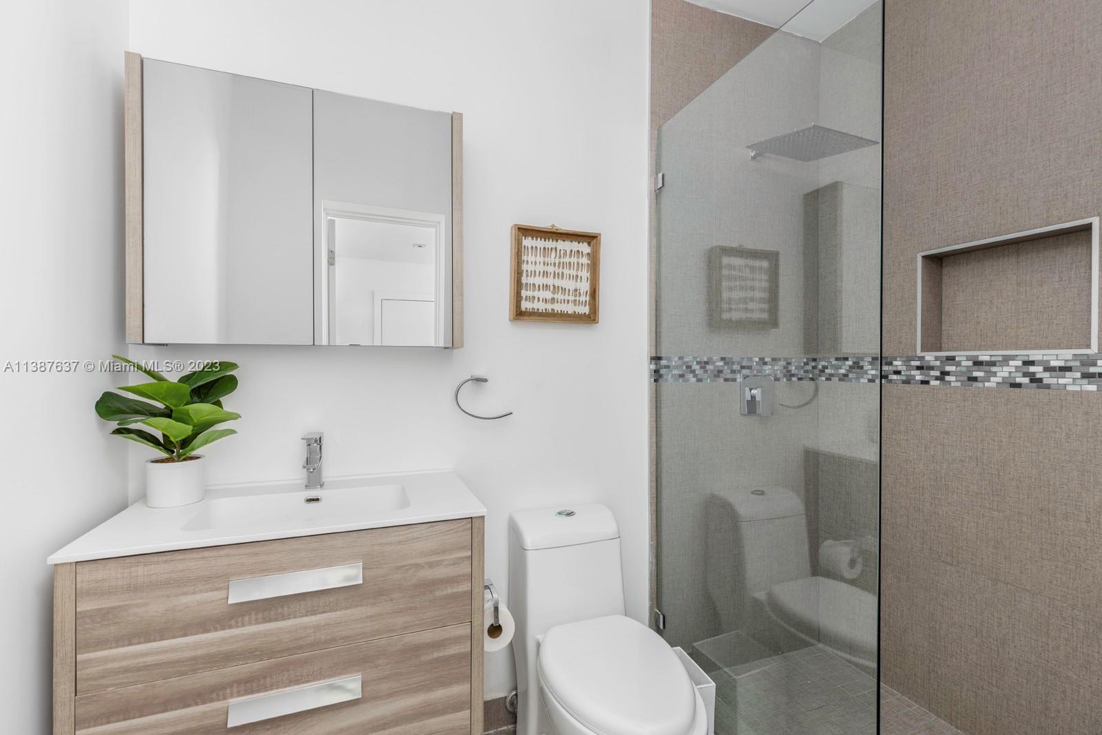 AMD PLAT OF SUNSET LAKE S - Residential