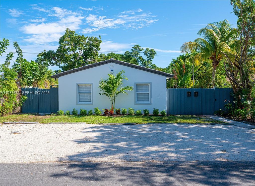 Photo of 1236 NE 16th Ave, Fort Lauderdale, FL 33304 (MLS # A11976833)