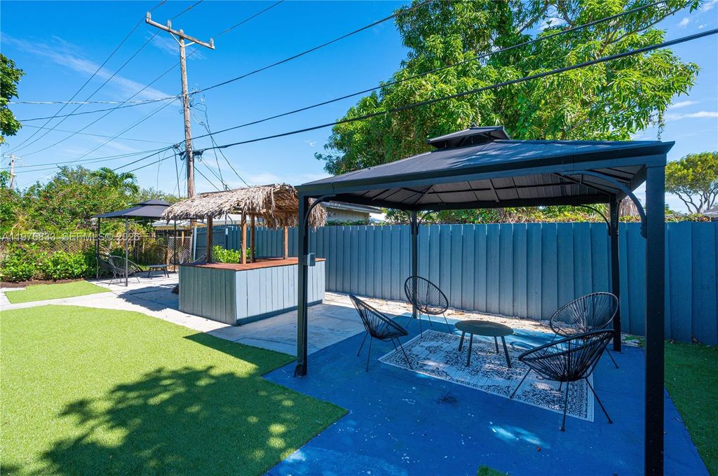 Photo of 1236 NE 16th Ave, Fort Lauderdale, FL 33304 (MLS # A11976833)