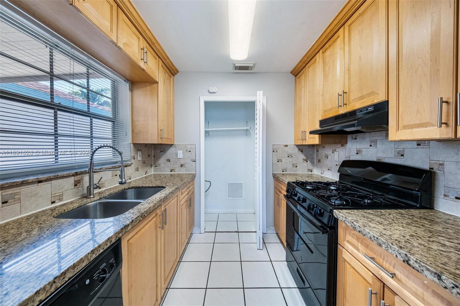 AMERICAN HOMES 2ND ADDN - Residential