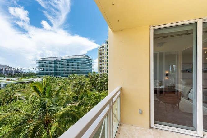 GRAND BAY RESIDENCES COND - Residential