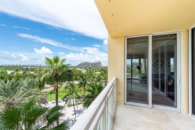 GRAND BAY RESIDENCES COND - Residential