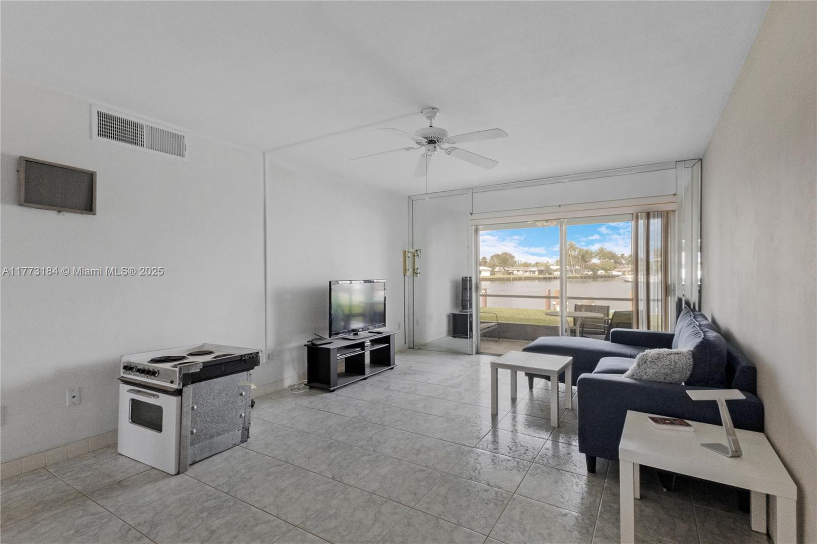 750 Pine Dr 3