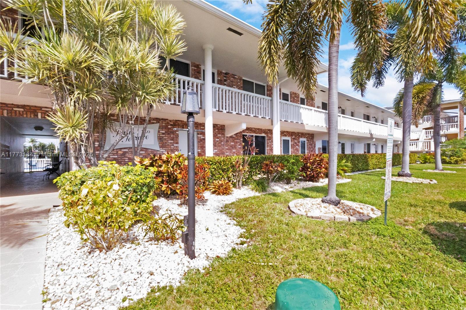 750 Pine Dr 3