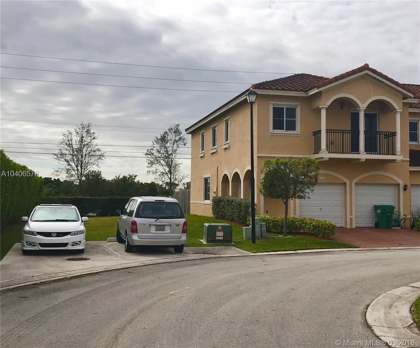 SUNSET LAKE TOWNHOMES - Residential