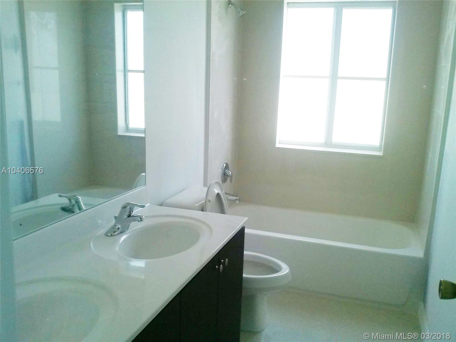 SUNSET LAKE TOWNHOMES - Residential