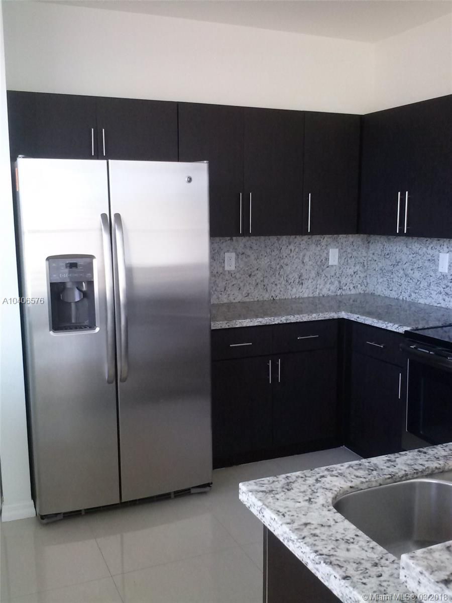 SUNSET LAKE TOWNHOMES - Residential