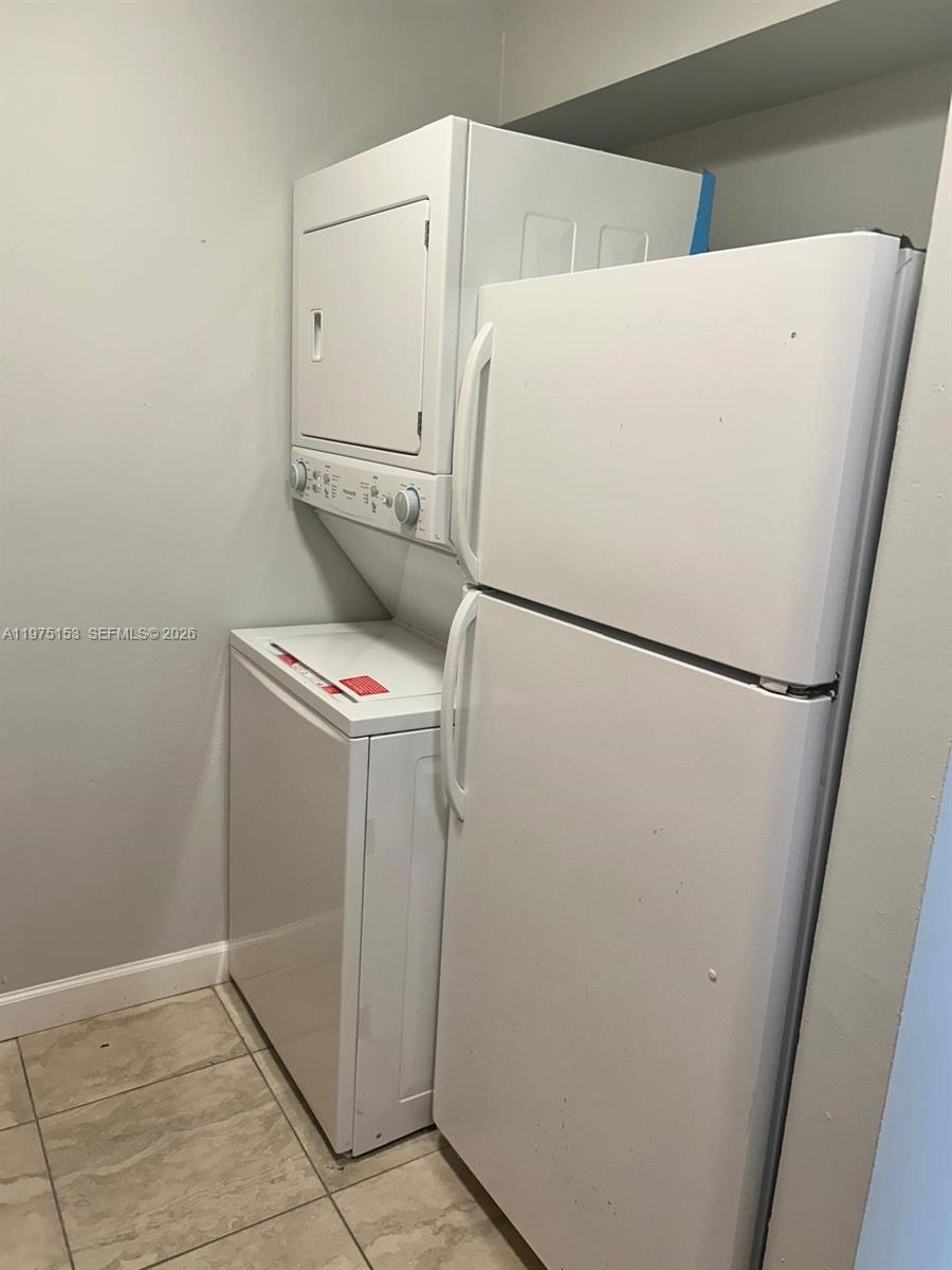 LAKEWOOD VILLAGE - Residential Lease