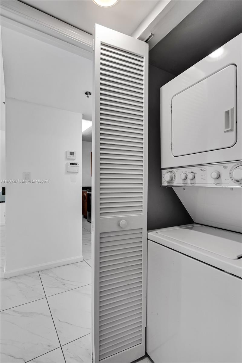 THE CLUB AT BRICKELL BAY - Residential