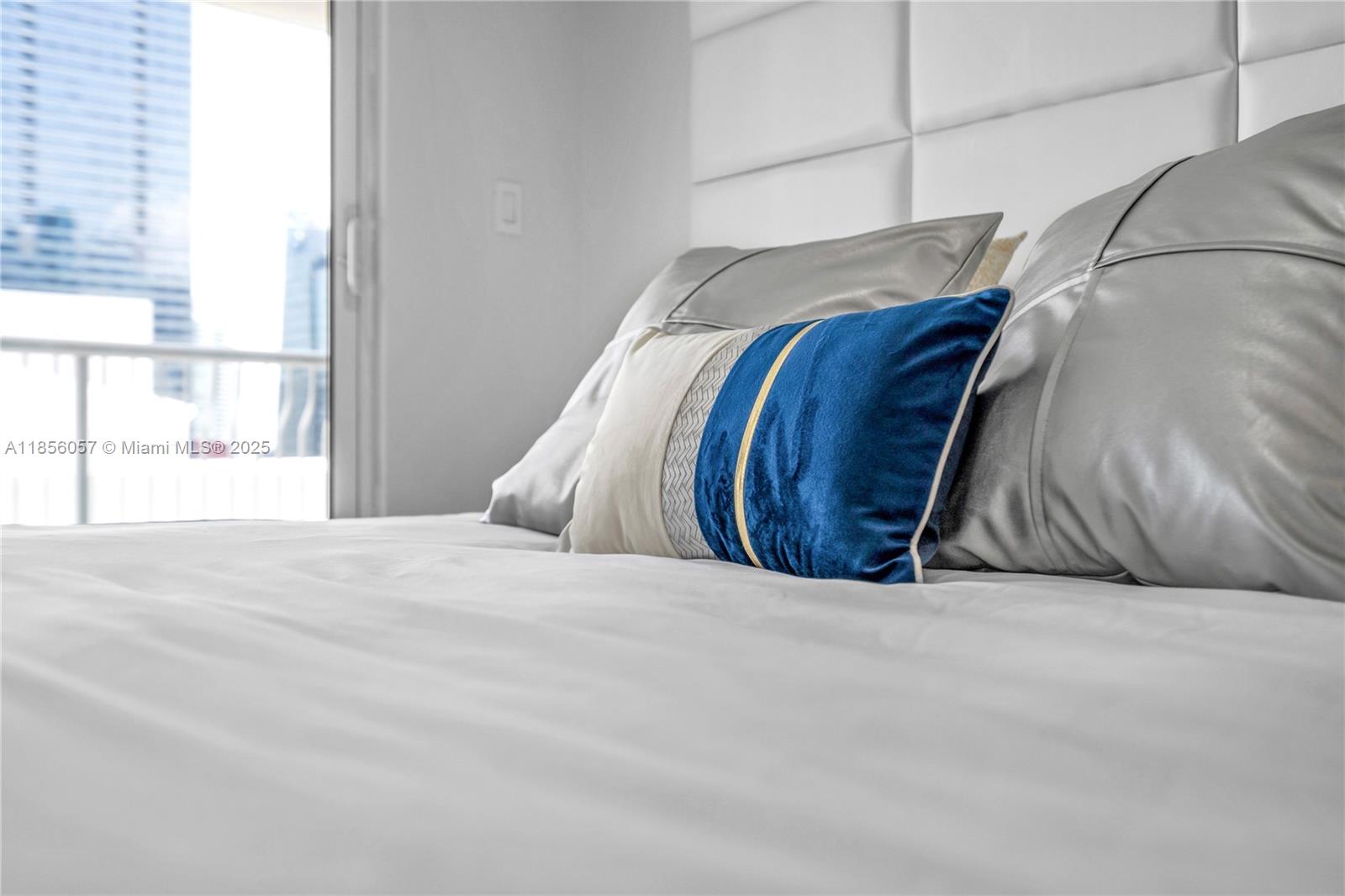 THE CLUB AT BRICKELL BAY - Residential