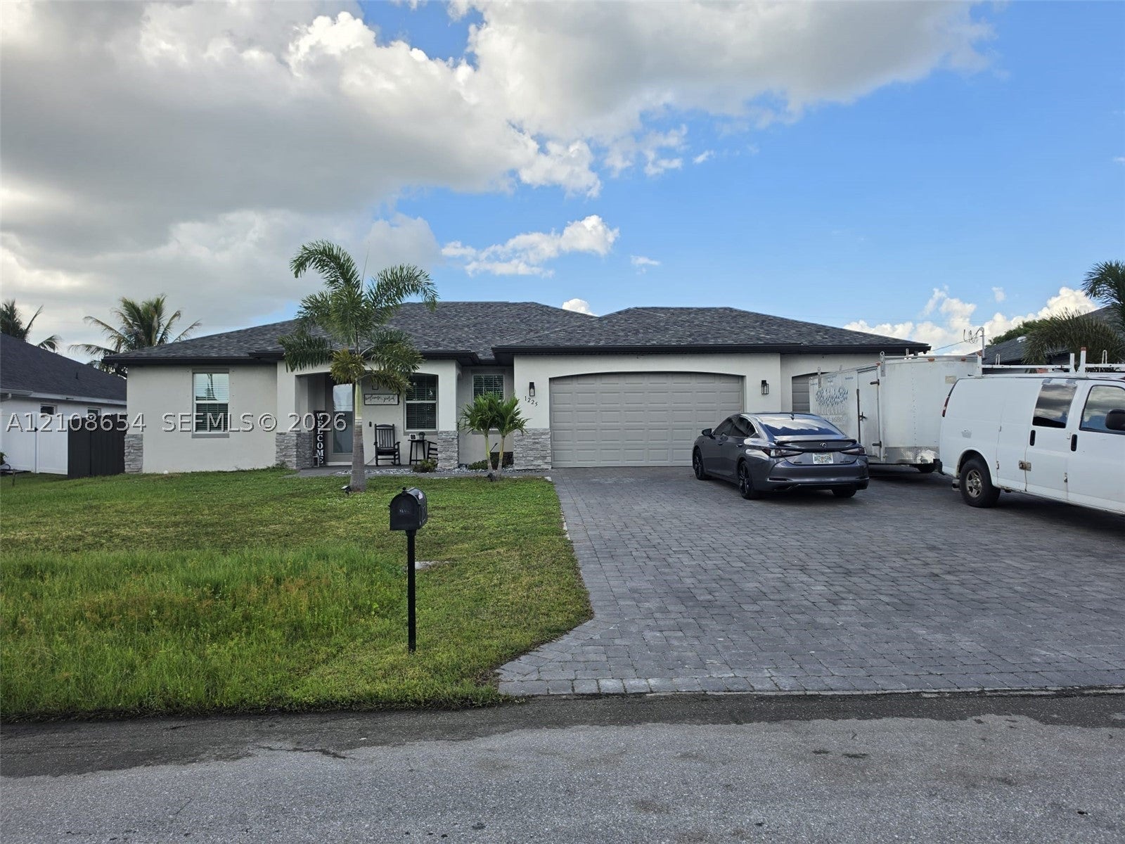 1225 SW 35 Ter.