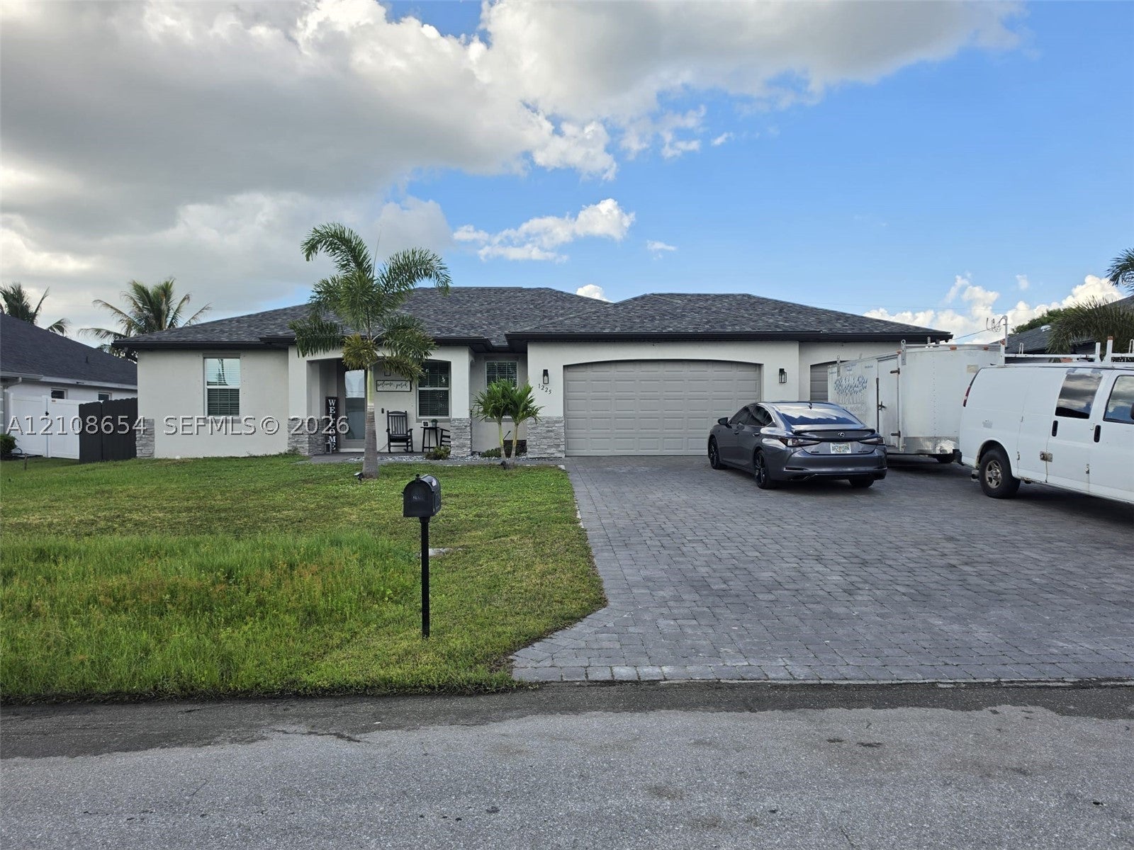 1225 SW 35 Ter.