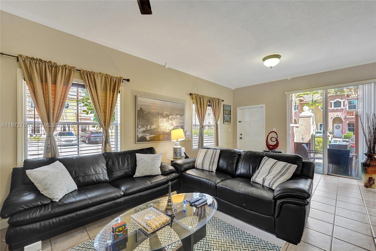 HAMPTON ISLES CONDO - Residential