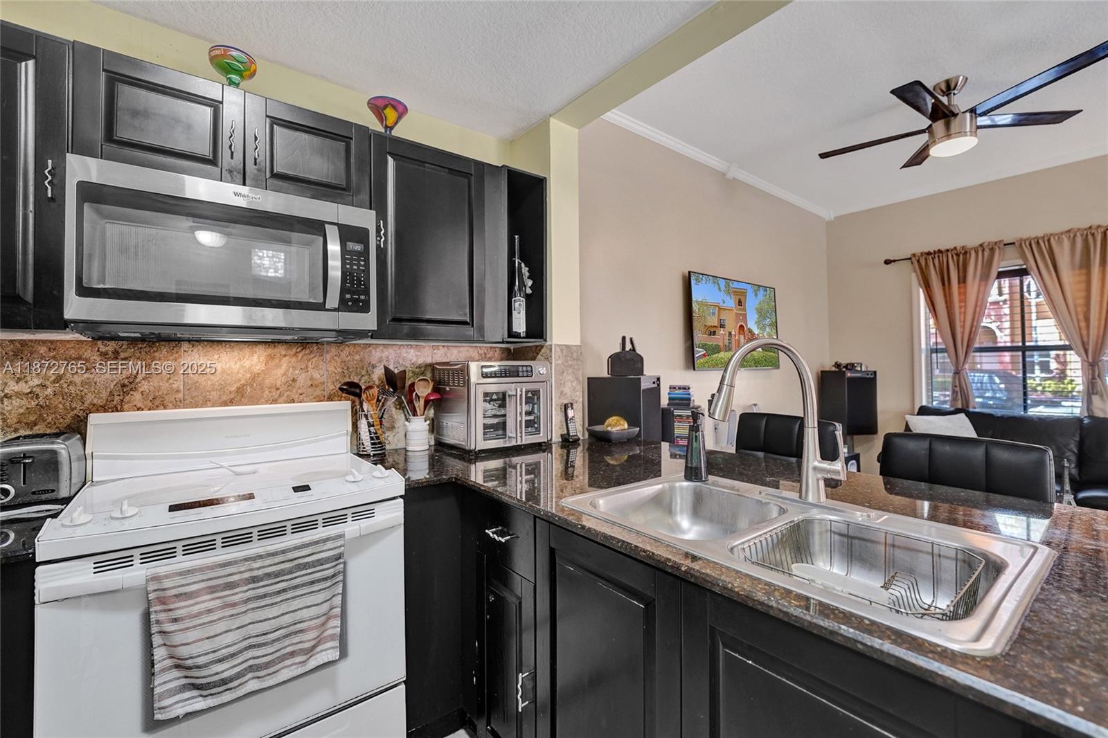 HAMPTON ISLES CONDO - Residential