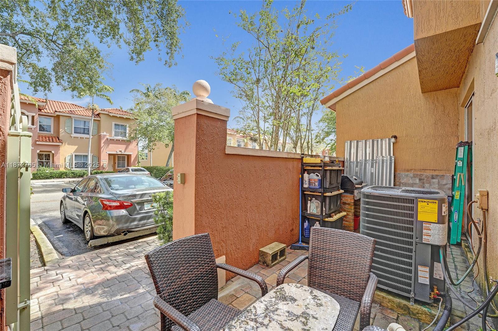 HAMPTON ISLES CONDO - Residential