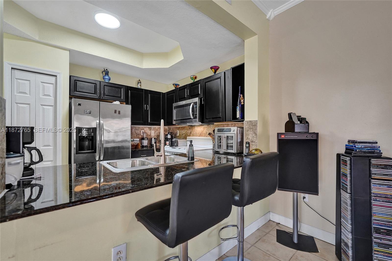 HAMPTON ISLES CONDO - Residential