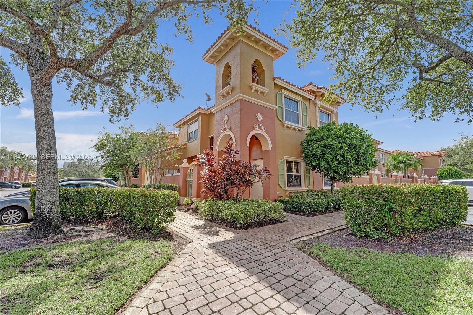 HAMPTON ISLES CONDO - Residential